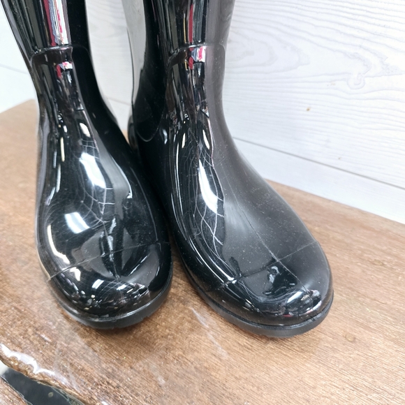 UGG Glossy Rain Boots - Picture 3 of 9